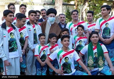 Встреча иранских медалистов Азиатских игр в Ханчжоу с аятоллой Хаменеи