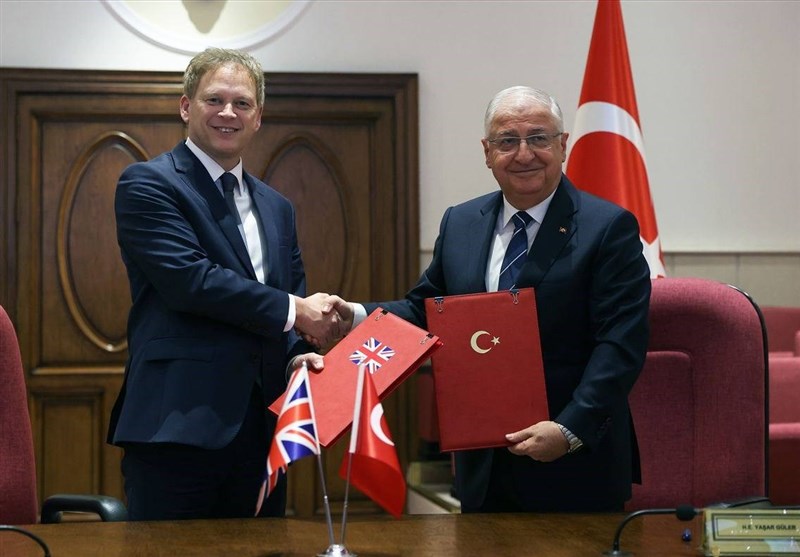 امضای توافق همکاری نظامی بین ترکیه و انگلیس/ آنکارا بدنبال خرید جنگنده تایفون