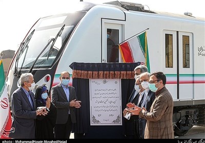  بهره‌برداری عجیب و ناقص از" قطار ملی" در دوره حناچی؛ شهردار سابق تهران + تصاویر 