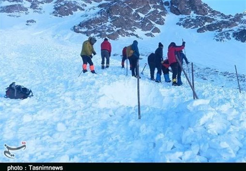حادثه برای کوهنوردان در اشترانکوه/ 2 تیم امدادی اعزام شد