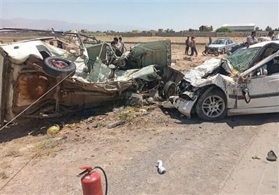  تصادف پژو پارس با وانت پیکان در اصفهان ۳ کشته بر جا گذاشت 