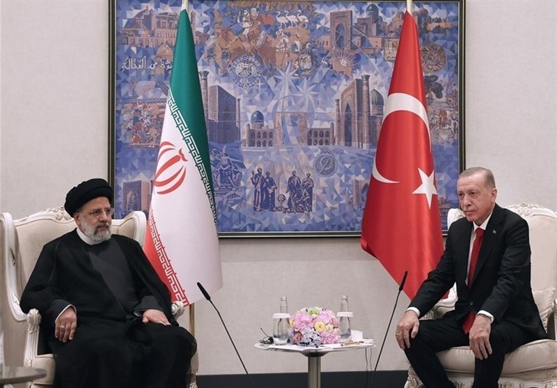 İran Cumhurbaşkanı&apos;nın Türkiye Ziyareti Ertelendi