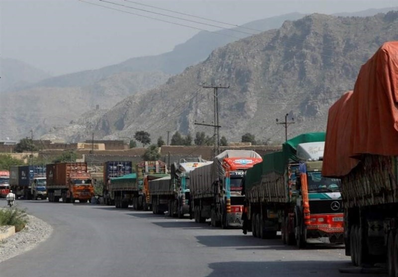 ادامه تنش‌ کابل و اسلام‌آباد؛ توقف ده‌ها کامیون انگور صادراتی پشت مرزهای پاکستان