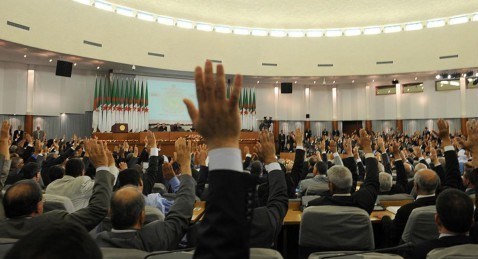 ممنوعیت مالکیت و مدیریت بیگانگان بر رسانه‌های الجزایر
