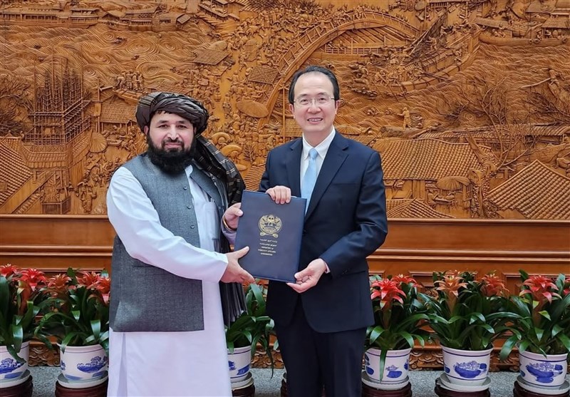 پکن استوارنامه سفیر طالبان را پذیرفت