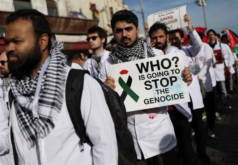 Turkish Doctors Hold Silent March in Solidarity with Gaza