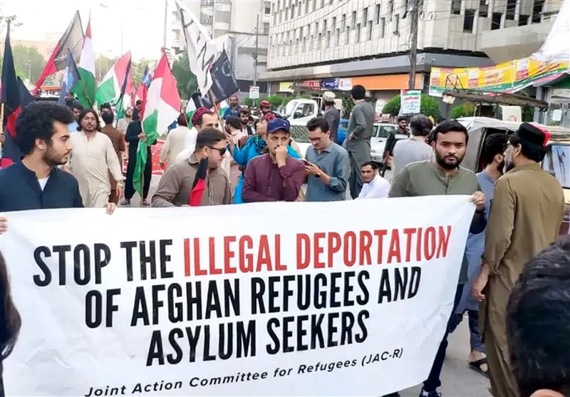 اعتراض احزاب سیاسی به اخراج اجباری پناهجویان افغان در کراچی