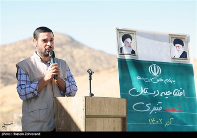 سخنرانی محسن اسماعیلی مسئول گروه جهادی شهدا در آئین افتتاح مدرسه شهید قنبری