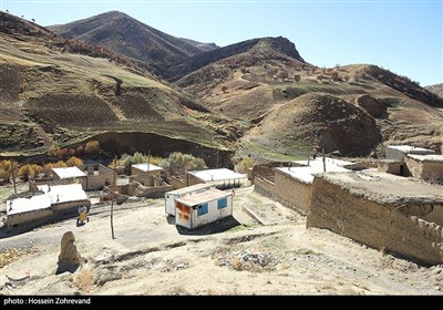 مدرسه کانکسی شهید قنبری در روستای نوروزآباد بخش میربگ شهرستان دلفان استان لرستان