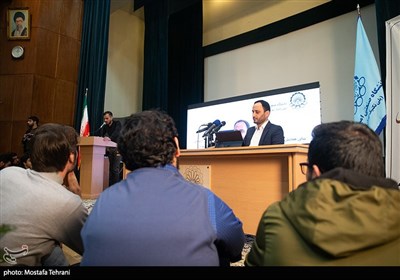 نشست علی بهادری جهرمی سخنگوی دولت با دانشجویان دانشگاه صنعتی امیرکبیر
