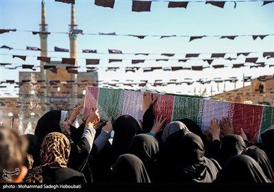 مراسم تشییع پیکر هشت شهید گمنام در یزد