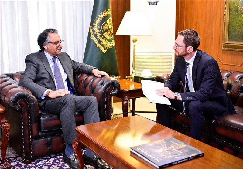 گفتگوی «تام وست» و وزیر خارجه پاکستان درباره افغانستان