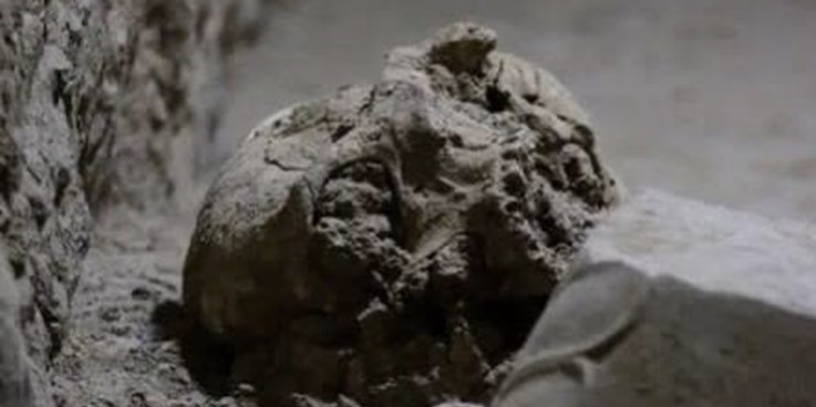 کشف بقایای اسکلت انسانی در فصل ششم کاووش آبراهه‌های تخت جمشید + تصویر
