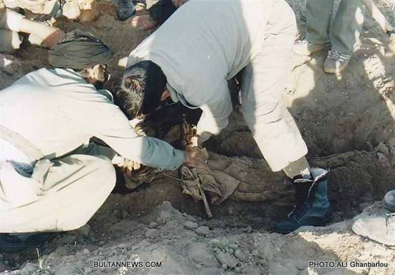کشف پیکرهای مطهر 3 شهید در منطقه عملیاتی زرباطیه عراق +فیلم