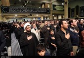 اولین شب مراسم عزاداری حضرت فاطمه‌زهرا سلام‌الله‌علیها در حسینیه امام خمینی(ره)