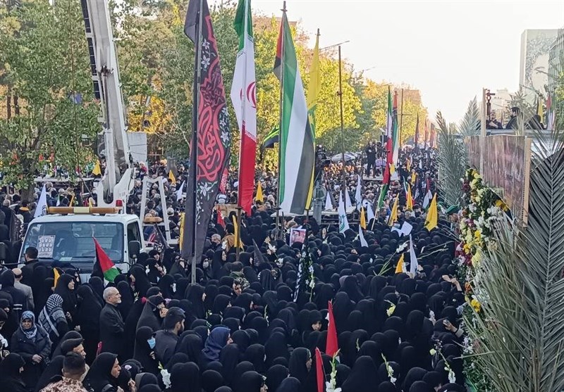 ‌تشییع پیکرهای مطهر ۲۸۰ شهید گمنام ‌در ۳۰ استان/ ایران به عطر شهدا معطر شد/ مردم خوش‌نامان وطن را در آغوش گرفتند