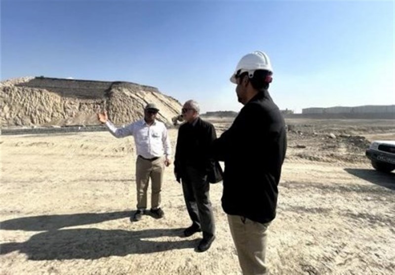 فرمانده قرارگاه سازندگی خاتم الانبیاء(ص) از روند پیشرفت پروژه مهر خلیج فارس بازدید کرد