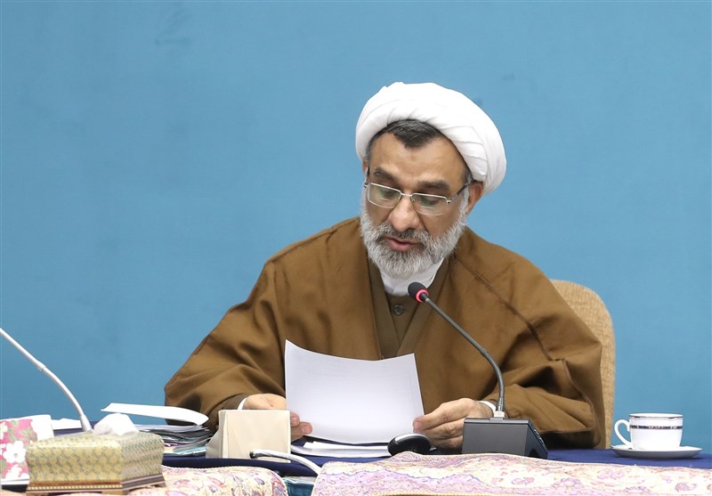 دبیر شورای عالی انقلاب فرهنگی: کشور ما به حکمرانی البسه ایرانی اسلامی نیاز شدید دارد