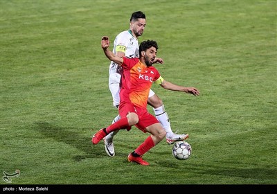 دیدار تیم‌های ذوب‌آهن اصفهان و فولاد خوزستان