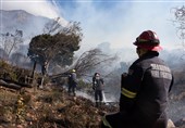 Firefighters Battling Wildfire on Slopes of Mountain near Cape Town in South Africa