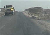 ترس و لرز مردم و رانندگان ترانزیتی برای تردد از جاده بندرلنگه ـ پارسیان/ محوری اصلی با مشخصات جاده فرعی + تصاویر