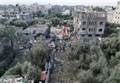 Israeli Air Strikes Leave Dozens Trapped under Rubble in Central Gaza
