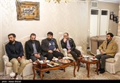دیدار  دبیرکل نهاد کتابخانه های عمومی کشور با خانواده شهید مدافع حرم علی آقاعبدالهی