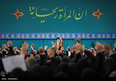 Farklı kesimlerden İranlı kadınlar İslam İnkılabı Lideri ile görüştü