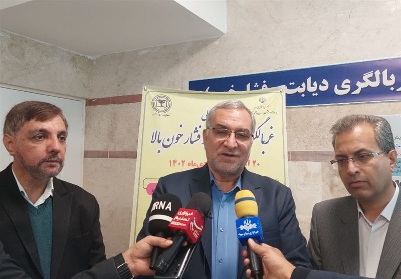 وزیر بهداشت: 16 هزار تخت بیمارستانی به ظرفیت کشور افزوده شد/ استقبال کشورها از تجهیزات پزشکی ایرانی