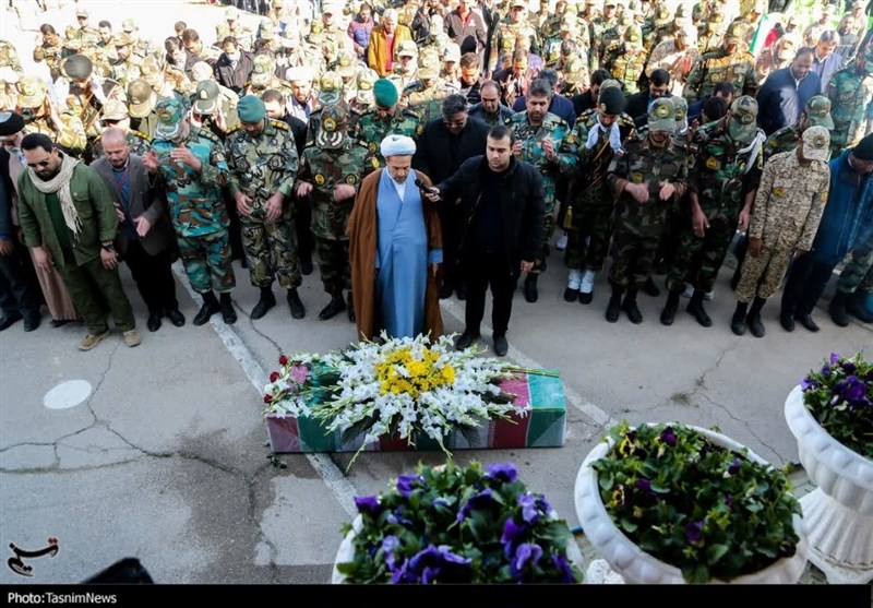 تشییع شهید گمنام در توپخانه ارتش ایران + تصاویر