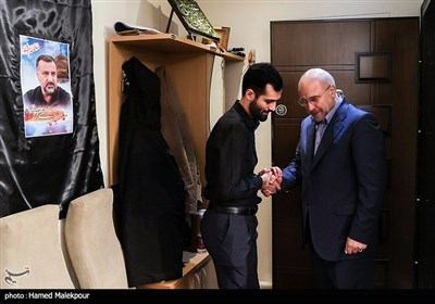 حضور رئیس مجلس در منزل سردار شهید سیدرضی موسوی