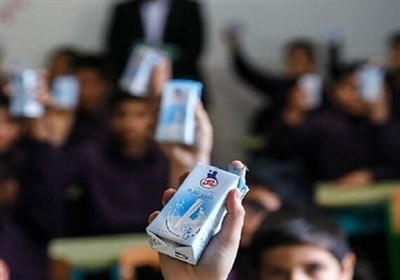  چرا هنوز "شیر" در تمام دبستان‌های تهران توزیع نشده است؟/ ظرفیت محدود شرکت‌های لبنی 