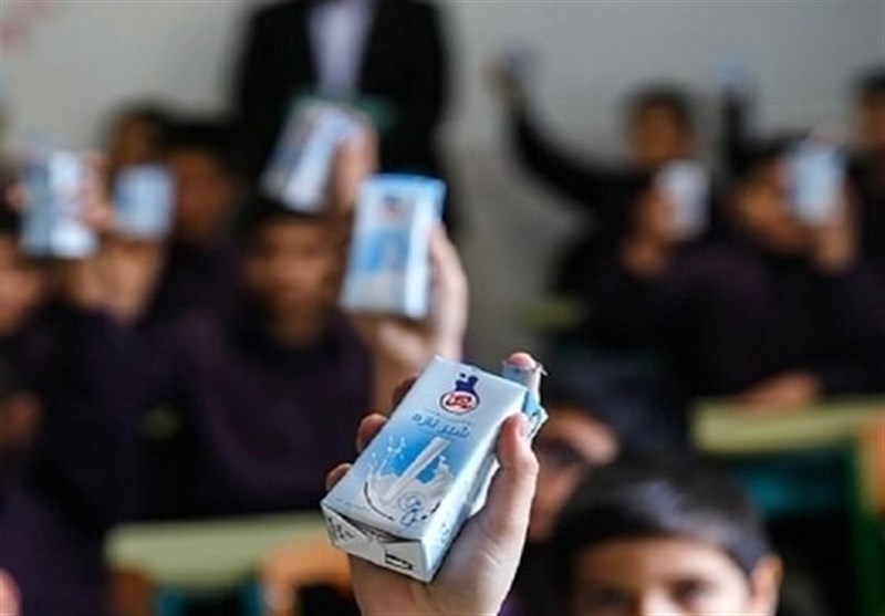 چرا هنوز  شیر  در تمام دبستان های تهران توزیع نشده است؟/ ظرفیت محدود شرکت های لبنی