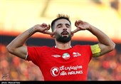 دیدار تیم های فوتبال تراکتور تبریز و صنعت نفت آبادان- عکس خب ...