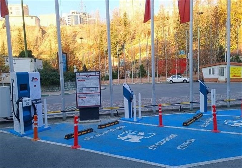 راه  اندازی ۴ ایستگاه شارژ خودروی برقی در غرب تهران