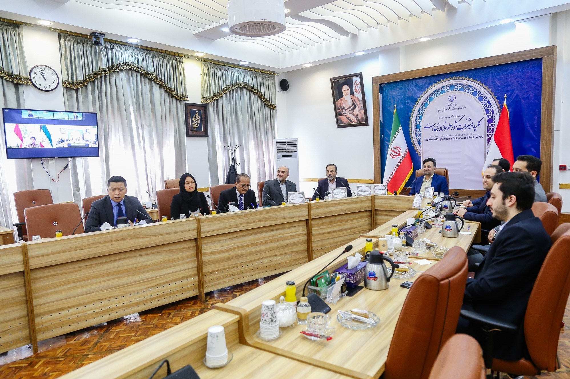مرکز جراحی از راه دور رباتیک اندونزی ایران تأسیس میشود 2