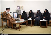 مسئله همسر شهید سلیمانی است نه آقای خامنه‌ای!