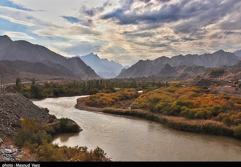 Iran’s FM Dismisses Concerns on Radioactive Contamination of Border River
