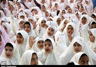 جشن تکلیف 4 هزار نفری «فرشته‌های کُرد ایرانی» در سنندج