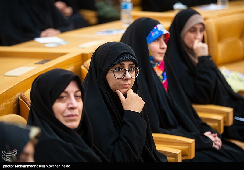 50 درصد اعضای هیئت علمی دانشگاه‌ آزاد اصفهان را زنان تشکیل داده‌اند