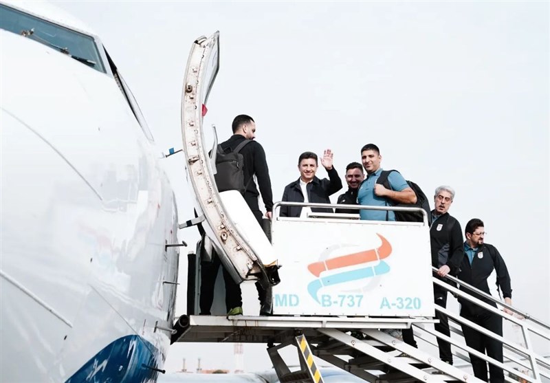 Iran Football Team Departs for Kish Island