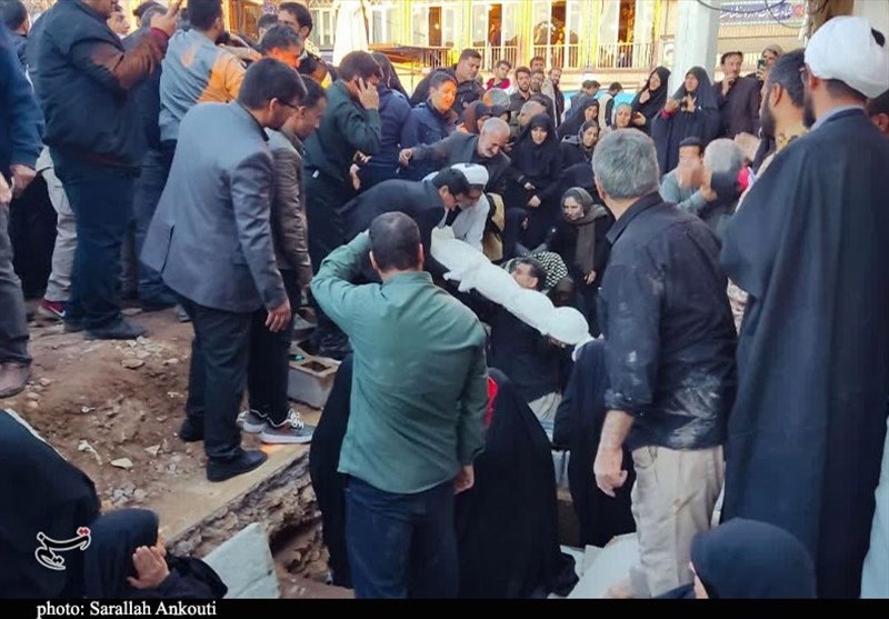 پایان ‌خاکسپاری پیکر 48 شهید کرمانی حادثه تروریستی در گلزار شهدا + فیلم
