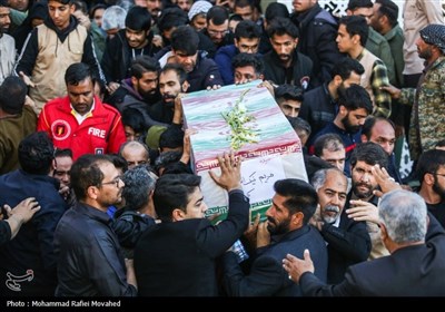 آئین وداع و تدفین شهدای حادثه تروریستی در گلزار شهدای کرمان