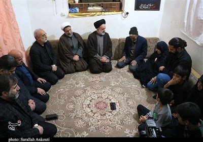  سرکشی نماینده رهبری از خانواده‌های شهدای انفجار تروریستی کرمان+ تصاویر 