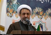 امام جمعه کرمان: دفاع مقدس راه نفوذ و انحراف انقلاب را بست