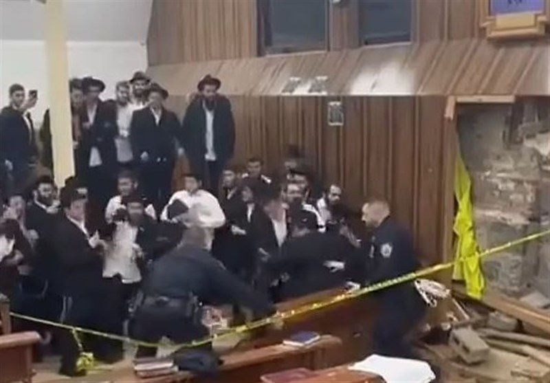 Police Arrest Ten After Secret Tunnel under New York Synagogue Sparks Chaotic Scenes