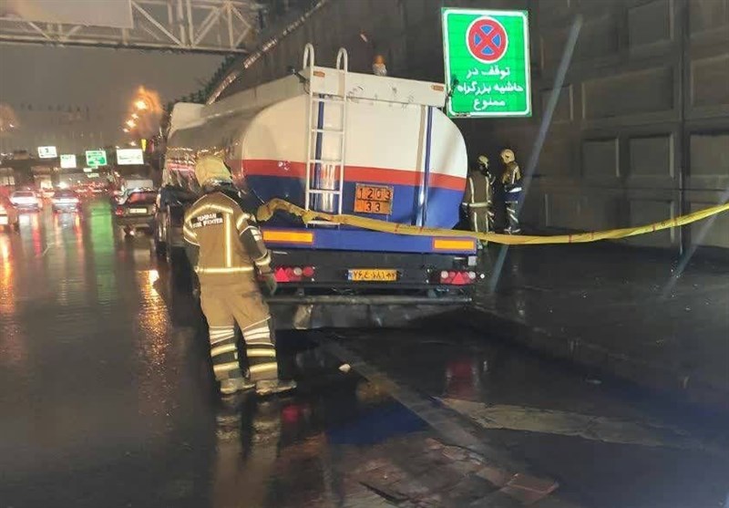 تصادف تانکر سوخت با ۵ دستگاه خودرو در بزرگراه امام علی