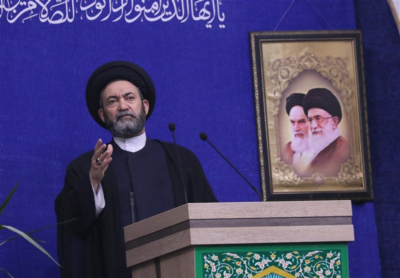 امام جمعه اردبیل: دشمنان ایران برنامه‌هایشان را براساس 22 بهمن تنظیم می‌کنند/ پاسخ ملت را خواهند دید