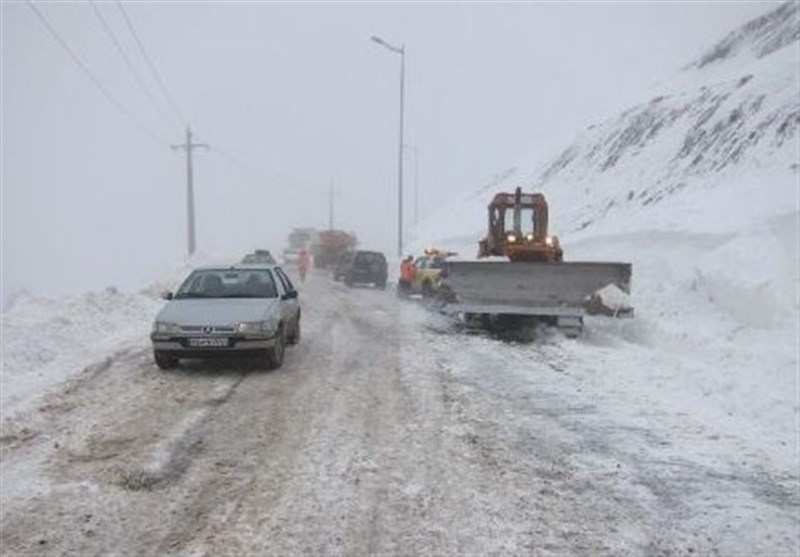تردد در محورهای کوهستانی استان اردبیل به سختی انجام می‌شود
