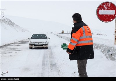  وضعیت راههای کشور؛ بارش برف و باران در جاده‌های ۱۳ استان/ مه‌گرفتگی در محور چالوس 